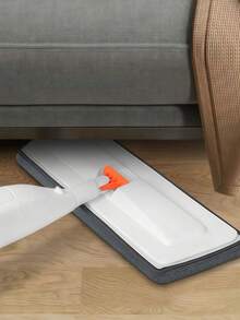 清洁工具组合套装。组合更全面，性价比更高。家用喷雾拖把，聚丙烯材质，加宽加长拖把，不锈钢拖把杆带拖把板，长15.7英寸，宽5.1英寸，长47英寸