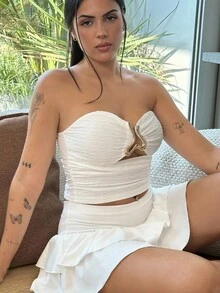 Lucia Bellido 女士度假白色针织纹理短款紧身胸衣上衣，配有心形金属扣装饰，修身版型 - 适合派对、约会、下午茶、海滩、音乐节、狂欢节 - 白色 - 查看 3