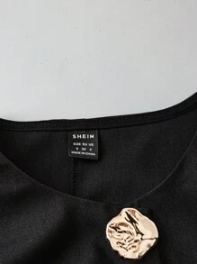 GlowEve Áo sơ mi tay dài đính nút kim loại bất đối xứng thanh lịch dành cho nữ - màu đen - Xem 4