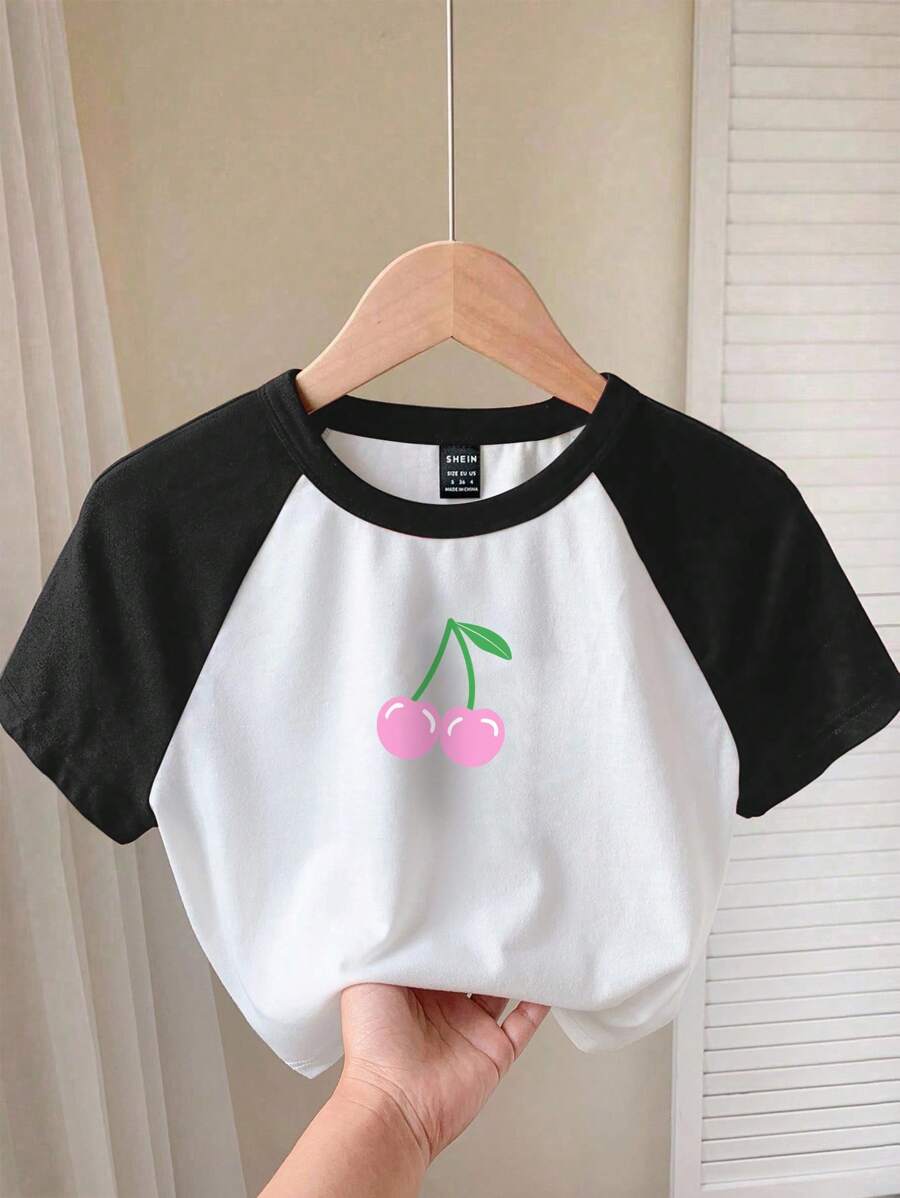 Comfortcana 休闲粉色樱桃图案撞色圆领修身短款插肩袖短袖T恤，适合夏季 - 黑與白 - 查看 1