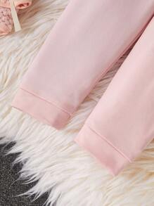 1 Set Young Girl Base Layer, Vibrant Pink Heart Print Soft Stretchy Fabric Long Sleeve Top And Pants Matching, Comfortable Fit And Easy Care (1 Set Sold Separately)