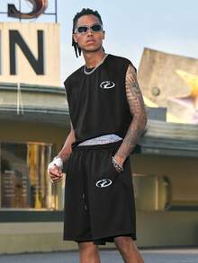 Conjunto de Regata Cropped e Shorts com Cordão e Bolso da AXEPEAK, Roupa Masculina com Estampa Colorida, Streetwear Casual - Preto - Visão 1