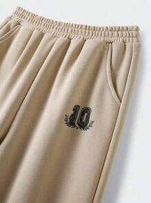 JNSQ Tween-Jungen 2-teiliges lässiges All-Match-Outfit-Set aus bedrucktem Grafikmix mit dicker und dünner Rippung, Rundhalsausschnitt, kurzärmeligem T-Shirt und taillierter Jogginghose - Khaki - Übersicht 9