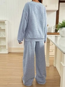 SHEIN 秋季服装，秋季服装，孕妇装 秋冬服装 孕妇装 2 件套 孕妇休闲纯色侧开衩连帽衫和运动裤套装，秋冬孕妇装两件套 两件套休闲套装 孕妇休闲服 舒适两件套女式休闲套装 孕妇装两件套 孕妇休闲套装 两件套女式舒适两件套 灰色两件套 两件套休闲套装女式休闲套装 - 灰色 - 查看 2