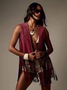 MISSGUIDED Chaleco sin mangas con tachuelas y flecos, estilo boho, festival, western, chaqueta de chalecos con detalles metálicos, look rockero y chic