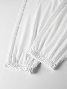 Manfinity Homme 男士字母印花圆领短袖T恤和休闲工装裤套装 - 白色 - 查看 4