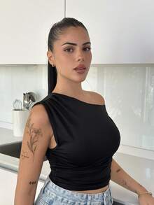 Lucia Bellido One Shoulder Sleeveless Cropped Top - Black - View 5
