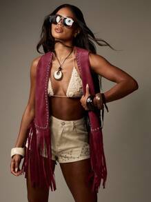 MISSGUIDED Chaleco sin mangas con tachuelas y flecos, estilo boho, festival, western, chaqueta de chalecos con detalles metálicos, look rockero y chic