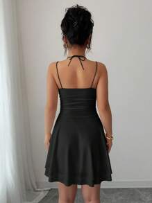 SHEIN ChicEase 白色性感露背无袖褶皱连衣裙，女士生日服装，音乐会服装，约会晚礼服，节日狂欢派对礼服，夏季黑色可爱迷你连衣裙 - 黑色 - 查看 2