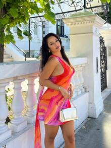 NegzBox Ärmelloses Mini-Etuikleid mit Batik-Print für Damen, modisches Sommer-Outfit mit einem Träger, Sommerkleidung, Strand-Outfits für Damen, Strandurlaub, Urlaubs-Outfits für Damen, Boho, tropischer Urlaub, Damenkleidung, rückenfreies Minikleid mit Blumenmuster und orangefarbenem Farbverlauf, rückenfreie Träger, sexy Date, Urlaub, Strand, Sommer, Sonnenuntergang, Musterdruck