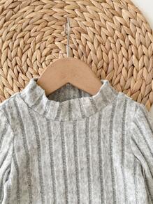 SHEIN 2-Piece Set For Baby Girls, Cute, Versatile, Casual, Warm, Simple Gray Long-Sleeved Turtleneck Top And Elastic Waist Flared Pants Set, Cute Autumn And Winter T-Shirt Set, Cutting-Edge Fashion Design, Can Be Worn Indoors And Outdoors, Versatile Autumn And Winter Warm And Fashionable, Parent-Child Outfit