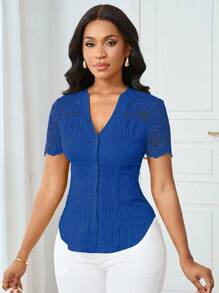 Lunelith SHEIN Lunessa Blusa de manga corta con cuello en V y encaje de contraste, minimalista para uso diario - Azul Marino - Ver 4