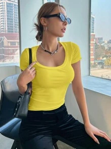 DAZY 女款夏季純色圓領短袖修身休閒T恤 外出上衣 校園風 - 黃色 - 查看 5