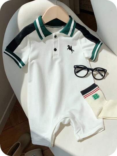 SHEIN Noworodek Unisex Wygodny, oddychający, chłodny i odprowadzający wilgoć Biały dzianinowy kombinezon z krótkim rękawem, odpowiedni do noszenia w pomieszczeniach, na zewnątrz, na co dzień, do uprawiania sportu, zabawy, na imprezę, do fotografii, na wakacje, na festiwale, na wesele, na baby shower, na pierwsze urodziny