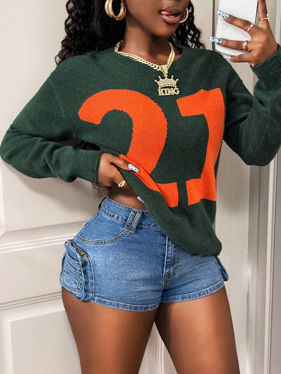 BamGleam 女式长袖圆领毛衣，军绿色，带数字 21 提花，撞色下摆，流苏和做旧细节，休闲宽松版型，秋冬针织套头衫，秋季返校时尚 - 軍綠色 - 查看 1