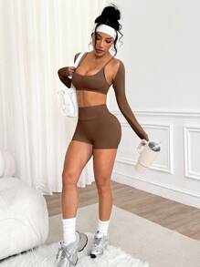 Easithlete 女士时尚休闲超短袖披肩、细肩带交叉后背设计紧身衣和紧身短裤 3 件套运动服套装 - 咖啡棕 - 查看 4