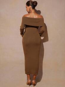 MaterniChic 孕妇纯色露肩长袖修身针织连衣裙 - 棕色 - 查看 2