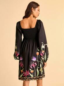 CAJUNI Vestido corto de estilo bohemio para vacaciones, casual, de playa, con estampado de plantas y flores y mangas farol - Multicolor - Ver 2