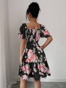 Elenzga Gaun Wanita Elegan Motif Bunga dengan Detail Kerut untuk Musim Panas - Hitam - View 2