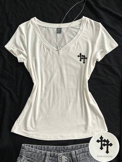 StreetHx 女式夏季 V 领修身 T 恤，带十字刺绣，朋克亚文化动漫刺绣短袖 V 领 T 恤