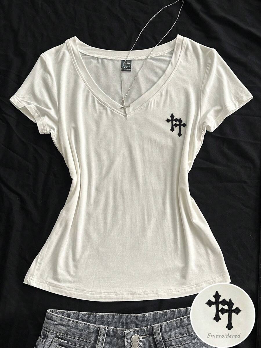 StreetHx 女式夏季 V 领修身 T 恤，带十字刺绣，朋克亚文化动漫刺绣短袖 V 领 T 恤 - 黑色 - 查看 1