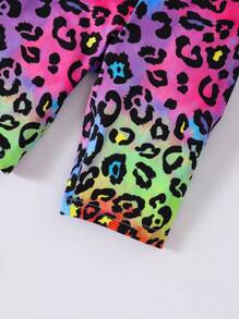 SHEIN Young Girls 2pcs Set: LOVE Letter Print Round Neck Short Sleeve T-Shirt And Colorful Leopard Print Leggings