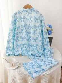 SHEIN Mädchen Tween Pyjama Set, hellblau mit Schmetterling Muster, Knopfleiste Langarm Oberteil und Hose, schwer entflammbare Stoffe, modisch & elegant