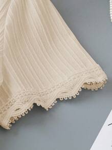 SHEIN LUNE Plus size cổ chữ V viền ren màu trơn dáng rộng thoải mái - Màu be - Xem 5