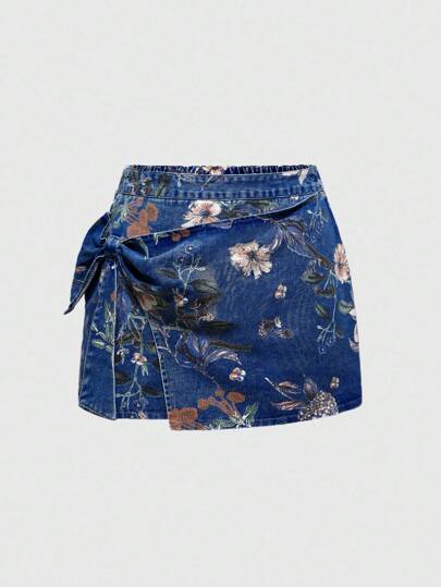 Minigonna di jeans con stampa floreale vintage all-over e fiocco, taglie comode