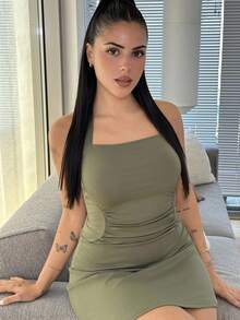Lucia Bellido Vestido de mujer con escote halter y línea A en la cintura - Verde - Ver 5