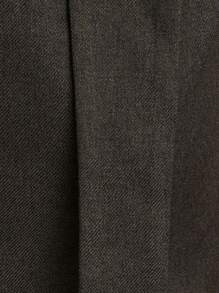 Nöista 炭灰色系肩修身背心 - 炭灰色修身短款背心，V 领，正面三粒扣，尖下摆；宽肩带在顶部打结，为干净利落的造型增添一抹女性化的剪裁细节 - 深灰色 - 查看 11