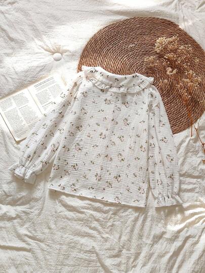 SHEIN Vintaside Kids Girls And Adults The Spring And Autumn Beige Peter Pan Collar Long-Sleeved Shirt Exudes Tenderness And Sweetness. Fully Printed With Small Floral Patterns, It Has A Fresh And Rural Style. The Peter Pan Collar With Ruffled Edges Is Exquisite And Playful. Made Of Cotton Crepe Fabric, It Has A Moderate Thickness And A Loose Fit, Making It Suitable For Home Relaxation, Library Study, Yoga, And Attending Parties, Etc Fall Winter