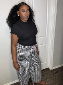 Truni Calça Pantalona de Perna Larga com Laço em Contraste em Xadrez Preto e Branco, Plus Size, Casual