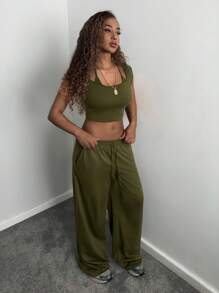 StreetHx 女士街头风短袖 T 恤和运动裤两件套 - 橄欖綠 - 查看 4