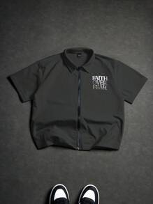 Manfinity Roghcode Áo sơ mi nam tay ngắn in khẩu hiệu thường ngày, mùa hè - Màu xám đen - Xem 7