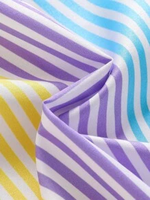 SHEIN Vestido de verano con tirantes y volante en el bajo, confeccionado en tejido de punto, con estampado digital de rayas rojas, adecuado para el uso diario, salidas, vacaciones y fiestas de niñas jóvenes - Multicolor - Ver 3