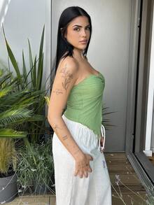 Lucia Bellido 女士度假黄色针织纹理扭纹前开衩下摆短款上衣，适合下午茶、街头、度假、秋冬分层或派对穿着 - 綠色 - 查看 5