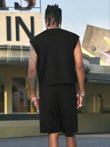 Conjunto de Regata Cropped e Shorts com Cordão e Bolso da AXEPEAK, Roupa Masculina com Estampa Colorida, Streetwear Casual - Preto - Visão 3