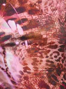TypaGal Top de tirantes con estampado de leopardo salvaje, hecho de tela elástica con un llamativo estampado rojo y rosa que transmite un sentido artístico vanguardista. El corte ajustado resalta perfectamente las curvas, el diseño sin mangas destaca las líneas de los brazos y el cuello redondo y el borde del cuello alto añaden detalles exquisitos. Adecuado para combinar con vaqueros de talle alto o faldas cortas, creando un estilo callejero personalizado, es un artículo ideal para fiestas de verano y clubes. - Multicolor - Ver 6