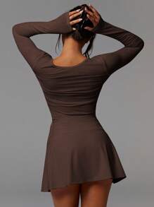 Athîral 女士纯色V领长袖系带修身衬衫，秋季上衣 - 咖啡棕 - 查看 2