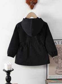 SHEIN Áo khoác có mũ màu trơn dành cho bé gái, thiết kế eo tiện dụng, thích hợp mặc vào mùa thu và mùa đông, phù hợp cho trường học, hoạt động ngoài trời, họp mặt gia đình, mang lại sự ấm áp và thoải mái. Áo khoác đen, Áo khoác có mũ đen, Áo khoác đen có khóa kéo, Áo khoác cho bé gái, Áo khoác có mũ đen, Áo khoác đen có khóa kéo, Áo khoác nhẹ màu đen cho bé gái, Áo khoác có mũ đen dễ thương cho bé gái, Áo khoác đen mùa thu - màu đen - Xem 2