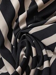 SHEIN Essnce 大码女装春夏时尚休闲宽松日常卡其色几何印花松紧腰阔腿裤、宽松裤、女式下装、度假装 - 棕色 - 查看 4