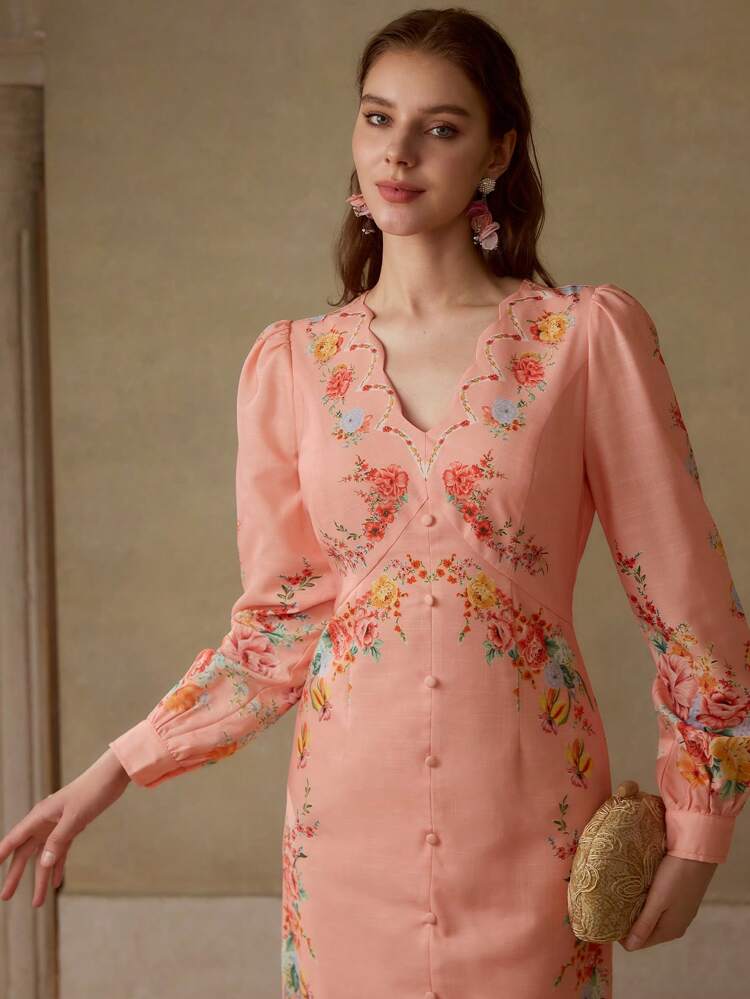 Vestido midi elegante con estampado floral y escote en V, adecuado para vacaciones