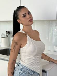 Lucia Bellido 女士夏季假期燕麦纹理针织单肩紧身下摆开衩抽绳褶皱吊带背心，适合派对、约会之夜、情人节、复活节、狂欢节、下午茶、海滩巡游、城市街头度假 - 米色 - 查看 3