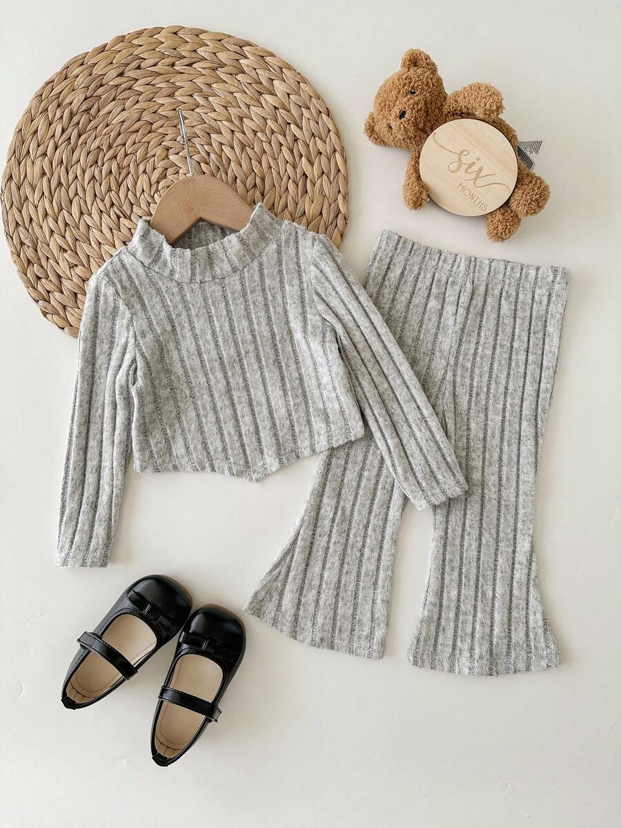 SHEIN 2-Piece Set For Baby Girls, Cute, Versatile, Casual, Warm, Simple Gray Long-Sleeved Turtleneck Top And Elastic Waist Flared Pants Set, Cute Autumn And Winter T-Shirt Set, Cutting-Edge Fashion Design, Can Be Worn Indoors And Outdoors, Versatile Autumn And Winter Warm And Fashionable, Parent-Child Outfit