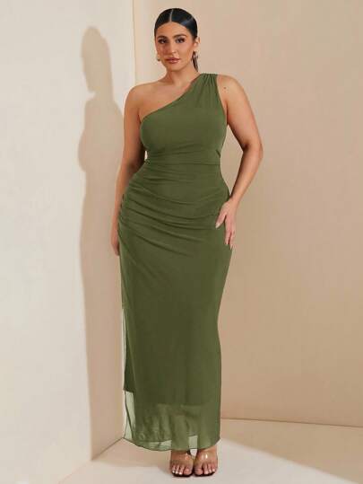 SHEIN BAE 女士大码服装 婚纱 伴娘礼服 派对礼服 约会礼服 节日礼服 大码女装 夏季 大码夏装，优雅节日派对礼服，生日礼服，情人节，缎面连衣裙，不对称露肩单肩连衣裙 大码夏装，不对称领口，褶皱腰侧开衩长款女装