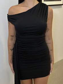 Women's Summer Solid Oblique-Shoulder Asymmetrically Ruched Bodycon Mini Dress With Draped Straps,Summer Dresses
Spring Clothes - View 3