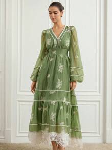 Aveloria Rosie Modisches Maxikleid mit V-Ausschnitt, Blumen-Spitzen-Patchwork und Stickerei, elegant für den frühen Herbst - Grün - Übersicht 7