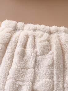 SHEIN Playful Pals 2 件套幼儿男童毛绒提花长袖 T 恤和裤子套装，带刺绣口袋的翻领开衫上衣和长裤 - 白色 - 查看 6