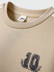 JNSQ Tween-Jungen 2-teiliges lässiges All-Match-Outfit-Set aus bedrucktem Grafikmix mit dicker und dünner Rippung, Rundhalsausschnitt, kurzärmeligem T-Shirt und taillierter Jogginghose - Khaki - Übersicht 6